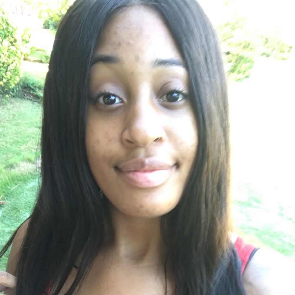 Meet your Posher, Lina